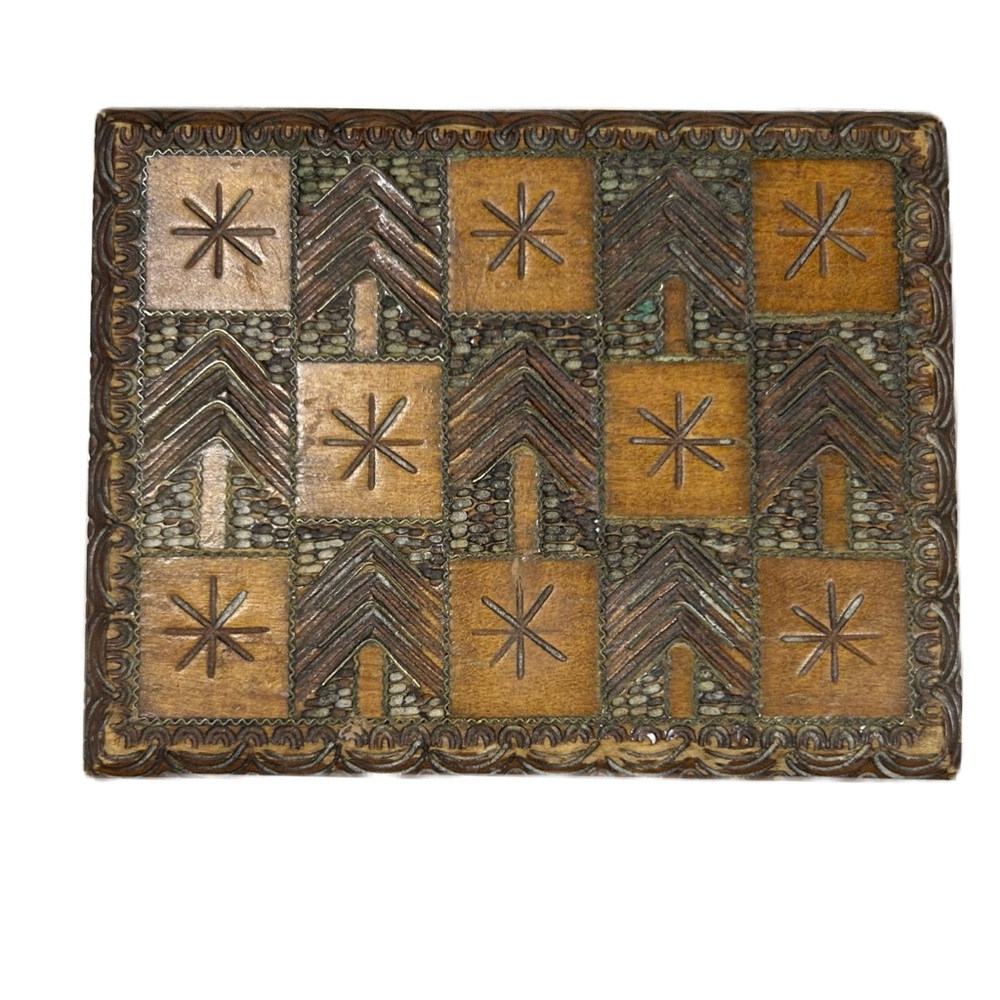 VTG hand carved wooden trinket jewelry box, hinged, small trees stars Intricate